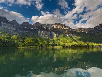 Der fjordartige See und die imposanten Churfirsten