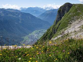Tiefblick ins Tal, bevor es bald auf den Wiggis geht