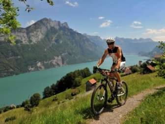 Prächtige Tiefblicke zum Walensee