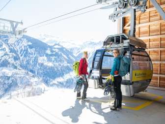 Mit der Luftseilbahn Luchsingen-Brunnenberg gemütlich auf den Berg - oder wieder ins Tal
