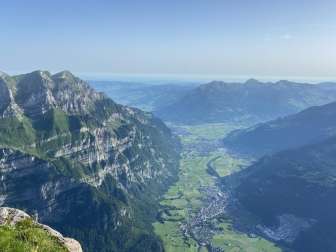 Aussicht vom Gipfel in Richtung Glarus Nord